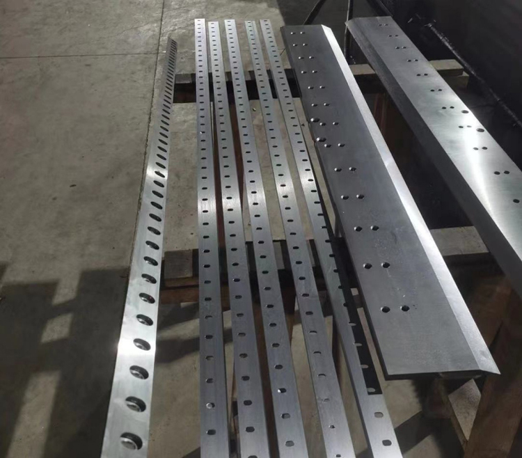 刀口鑲(xiāng)鋼刀