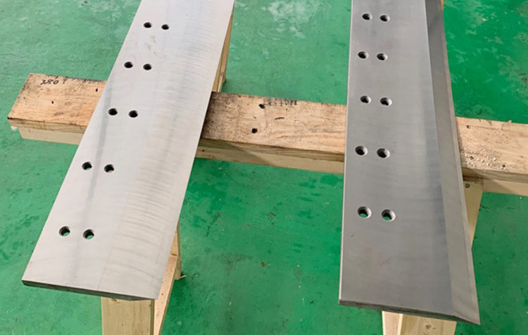 刀(dāo)口鑲鋼刀